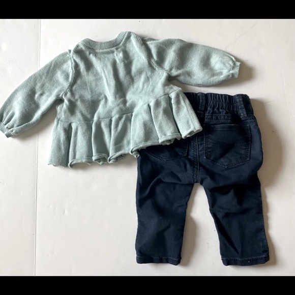 Baby Gap Outfit sweater and blue jeans 0-3 months - Picture 2 of 5